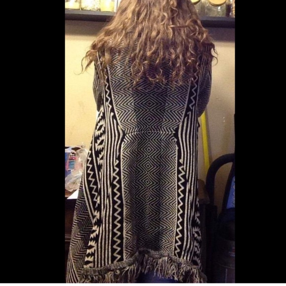 Just In! Aztec Print Fringed Duster Cardigan - Picture 4 of 6